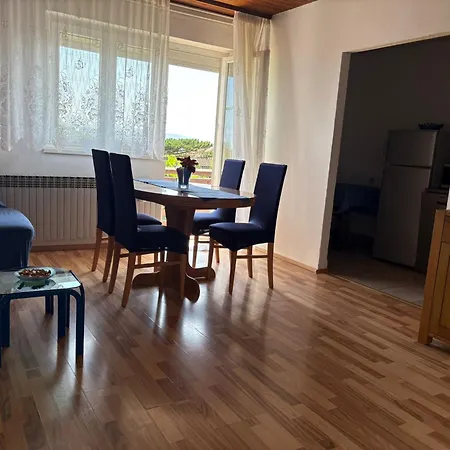 Mara Novi Vinodolski