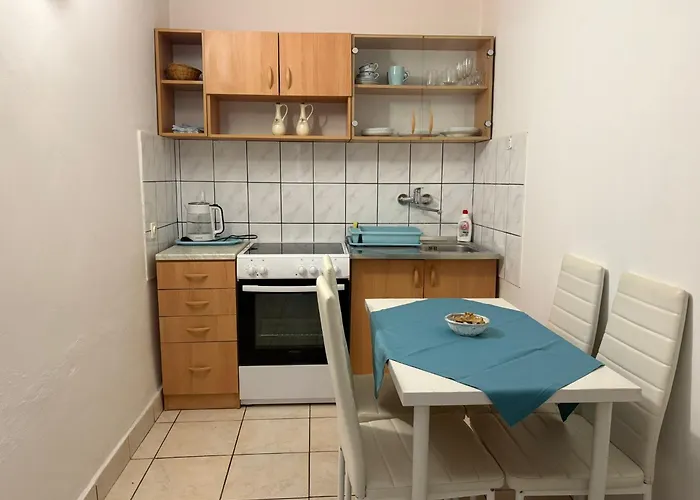 Mara Gasthuis Novi Vinodolski