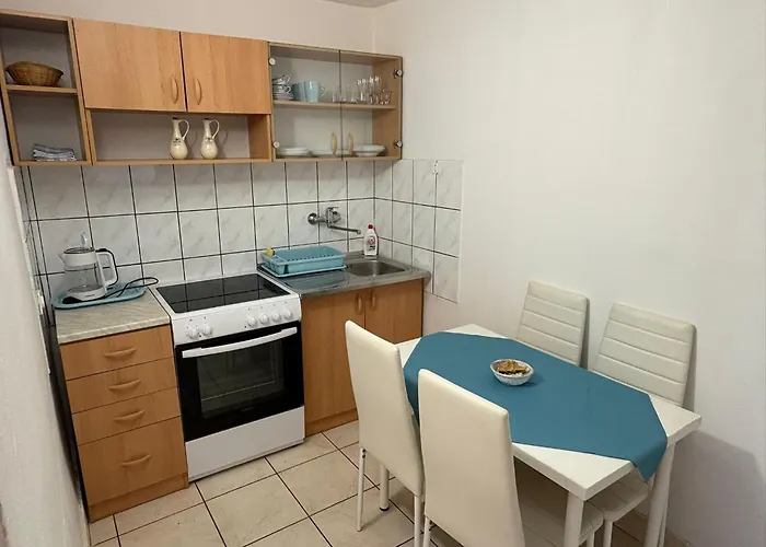 Mara 3* Novi Vinodolski